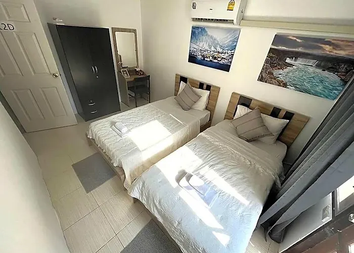 Sukhumvit Soi 12: 3 Bed / 1 Bath For 6 Ppl Group 曼谷